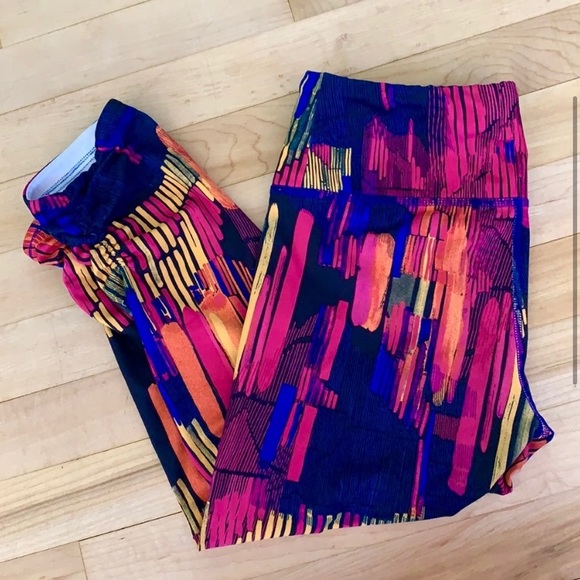 Brooks “Greenlight” Multi-colored Crop Tight - Picture 3 of 7